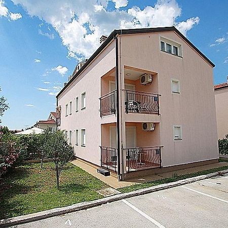 Apartment Bilic With Balcony 포레치 외부 사진