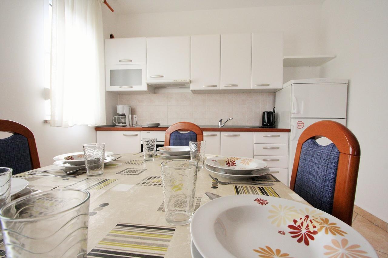 Apartment Bilic With Balcony 포레치 외부 사진
