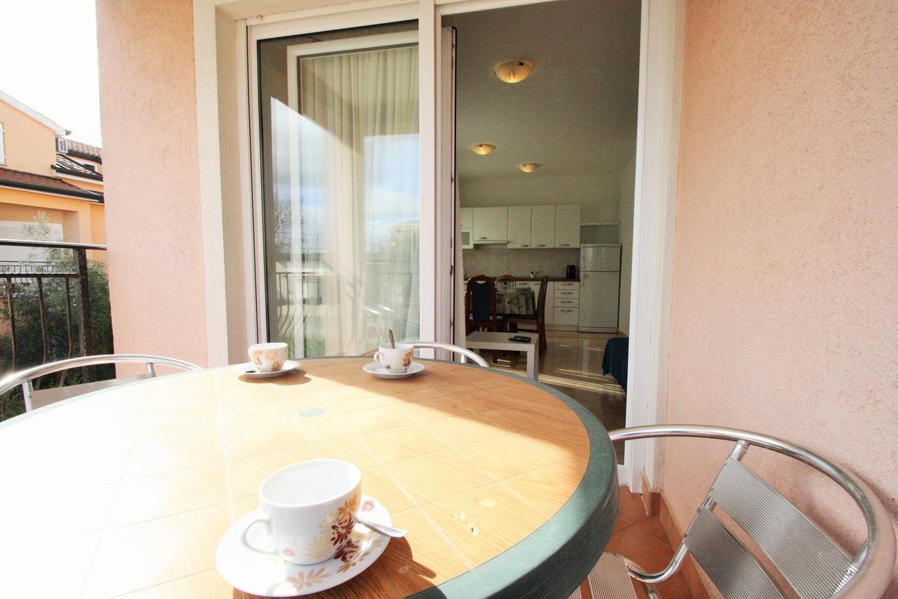 Apartment Bilic With Balcony 포레치 외부 사진