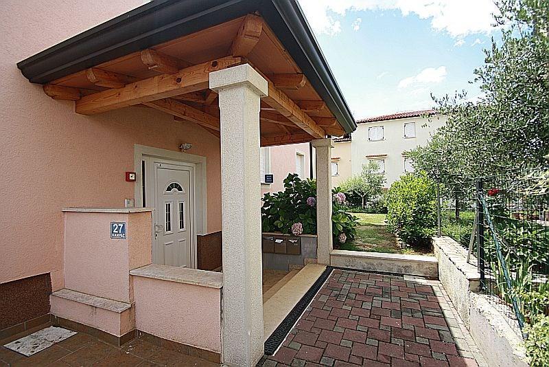 Apartment Bilic With Balcony 포레치 외부 사진